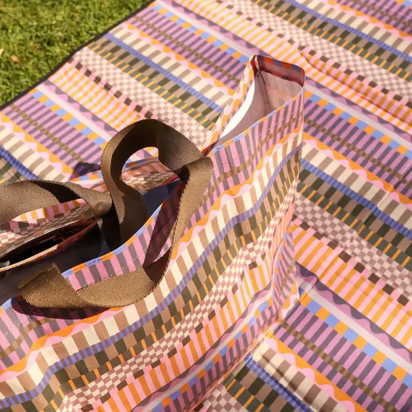 Beach Bag Carnival Stripe - Image 5