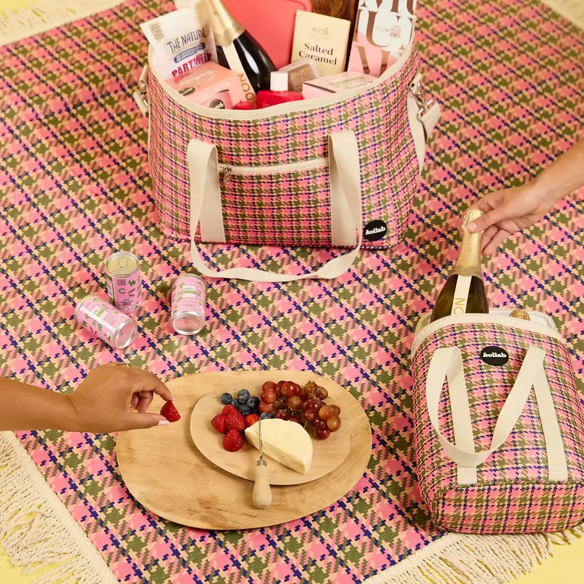 Fringed Medium Picnic Mat Pink Houndstooth - Image 3